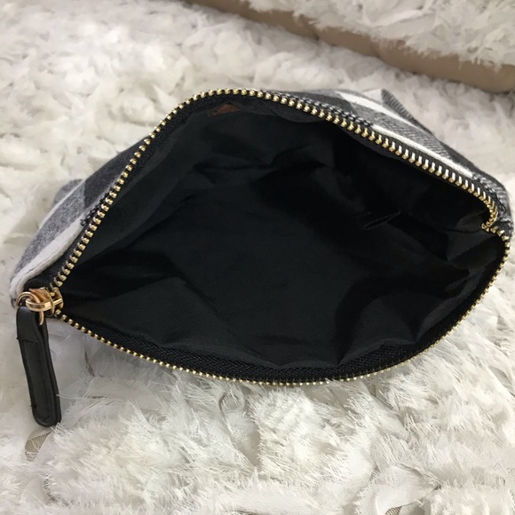 Buffalo Check Clutch/Wrislet - Picture 4 of 5